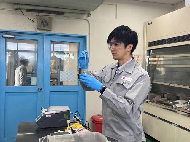 【初公開】出光の"技術の要塞"に潜入！　全固体電池から世界初の植物由来レーシングオイルまで踏み込む"逆風の最前線リポート"