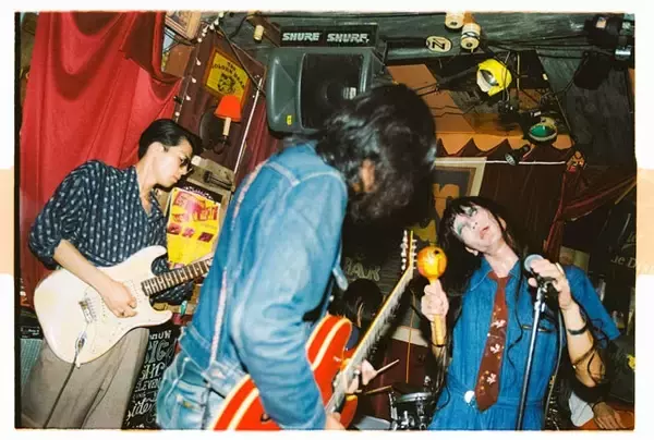 「妖しい白塗りメイクで激しく踊る！　又吉直樹も注目する見世物小屋的ロックンロールバンド・フーテン族「俺が思うカッコイイを世の中に分からせたい！」」の画像