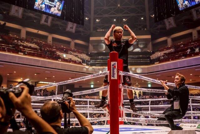 新たな武器を手に再起戦で勝利！　神童・那須川天心が見せた「ヒーロー」としての覚悟