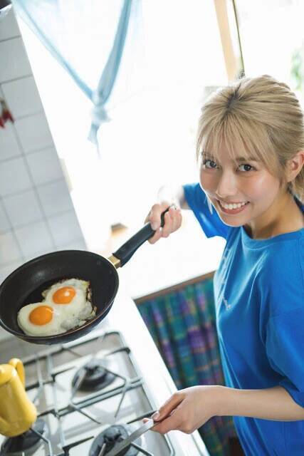鈴木萌花（ex.AMEFURASSHI）がリスタートを切る初デジタル写真集をリリース「自分自身の象徴として『涙』を収めていただきたかったんです」