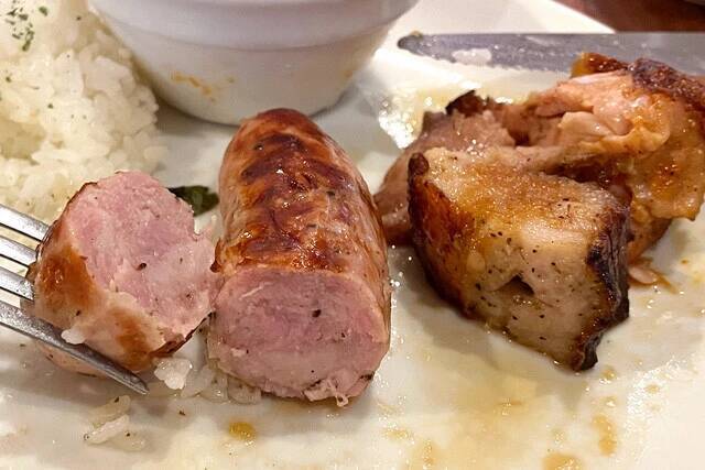 【ブラジル料理】6種の肉をシュラスコ用グリルで焼いた「ミックスプレート」がワイルドで最高：パリッコ『今週のハマりめし』第246回