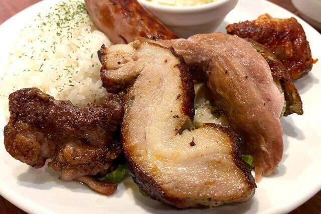 【ブラジル料理】6種の肉をシュラスコ用グリルで焼いた「ミックスプレート」がワイルドで最高：パリッコ『今週のハマりめし』第246回