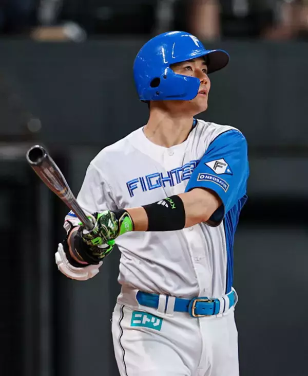 「現役投手が「縫い目の感覚が以前とまったく違う」と証言......NPB「飛ぶボール」問題を大検証！　日本ハム打線は「2004年の巨人打線」を超えるのか!?」の画像