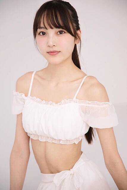 グラビア界No.1の高身長!? 175cmのモデル系アイドル・中村みずき「20代になっても身長が伸び続けている気がします！」