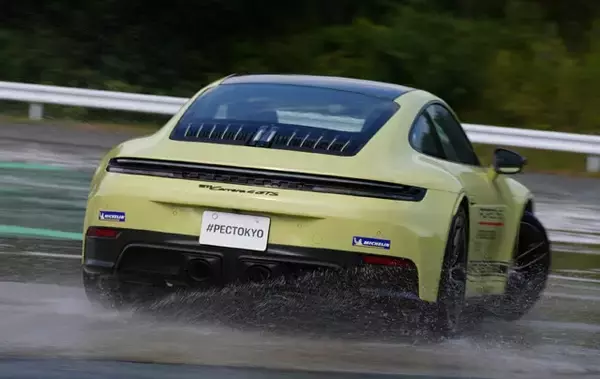 「ポルシェ・エクスペリエンスセンター東京で噂のモデルに挑む！　911 GTST-Hybridの"走りの濃度"を徹底検証!!」の画像