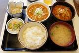 「【もつ煮定食】埼玉県の老舗の味。おかず特化型のもつ煮込みでほおばる白メシの幸福：パリッコ『今週のハマりめし』第236回」の画像6