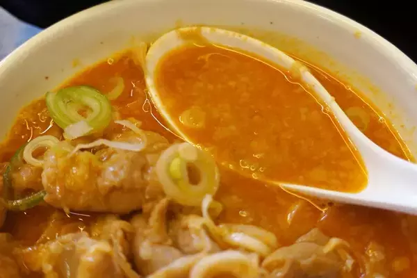 「【もつ煮定食】埼玉県の老舗の味。おかず特化型のもつ煮込みでほおばる白メシの幸福：パリッコ『今週のハマりめし』第236回」の画像
