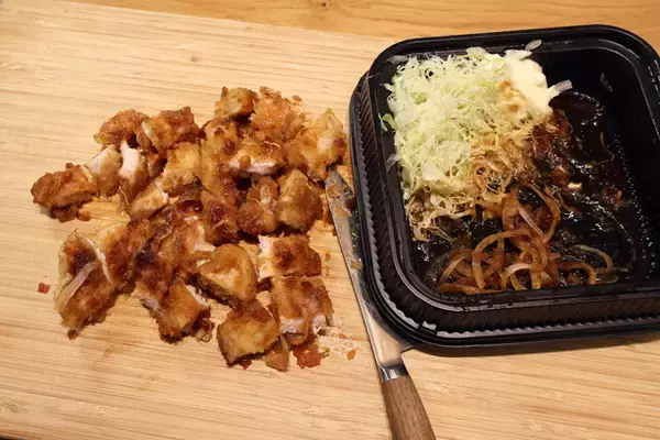 「【かつやのトンテキ焼きスパ】かつやの新定番トンテキを豪快にソースとして使った絶品ワイルドな焦がしパスタ！＜野島慎一郎のバカレシピ＞」の画像