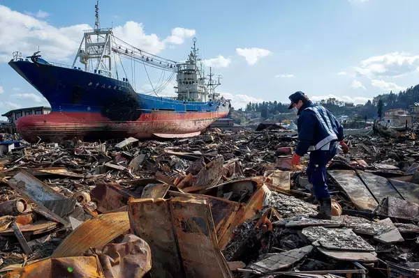 「3・11  あの日を重ねて」。写真家・八尋 伸が見た復興の軌跡