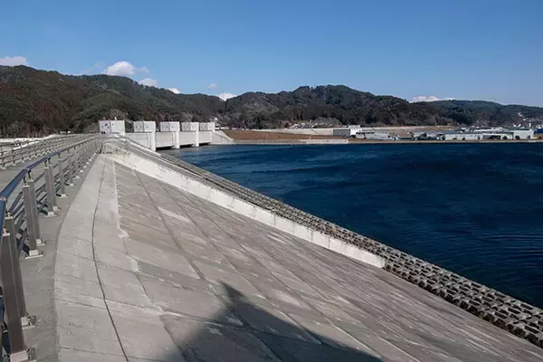 「「3・11  あの日を重ねて」。写真家・八尋 伸が見た復興の軌跡」の画像