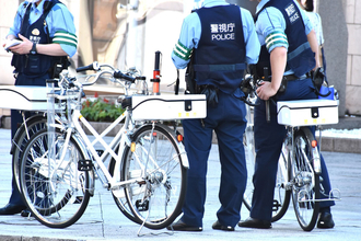 推測報道には批判の声も...。警察OB解説者大量増殖の背景にある「2026年問題」とは？