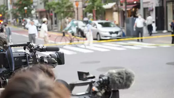 「推測報道には批判の声も...。警察OB解説者大量増殖の背景にある「2026年問題」とは？」の画像