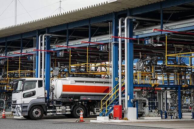 「夏には死者が出るかも......」。燃料の節約に苦しむトラックドライバーたちの悲鳴が聞こえる