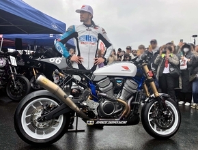 長瀬智也はなぜバイクレースに挑戦するのか？　「2025クラブマンロードレース」のパドックで直撃！