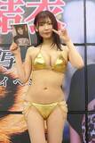「過激セクシーグラドル・小日向結衣が『肉感接写』に挑戦！「テカテカも、食い込みも全部接写で......」」の画像4