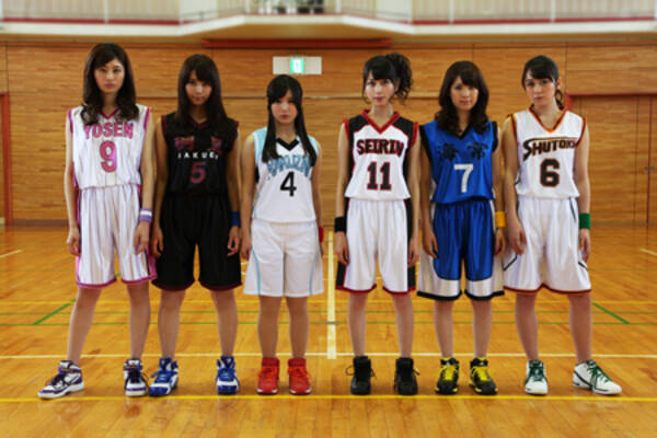 今 話題の 黒子のバスケ とセント フォースの美女キャスターが キセキ のコラボグラビア 13年11月6日 エキサイトニュース