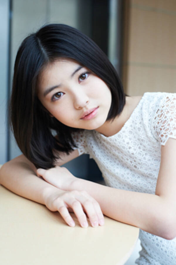 春のｃｍヒロイン ｊｒ西日本 浜辺美波 今回のｃｍ撮影で夏が苦手と気づきました 笑 14年4月9日 エキサイトニュース