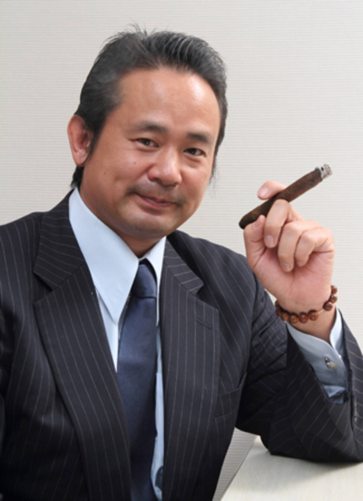 俺の趣味 第14回 西村修 葉巻を語る 男は格好をつける生き物 葉巻は洒落たダンディの嗜みです 15年1月15日 エキサイトニュース 俺の趣味 第14回 西村修 葉巻を語る 男は格好をつける生き物 葉巻は洒落たダンディの嗜みです 15年1月15日 エキサイトニュース