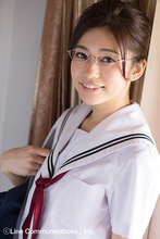 人気のモグラ女子・大澤玲美が元カレのために恥ずかしい衣装を…「ギリギリ、制服いけますかね？」　