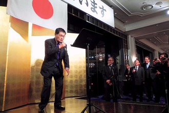 ここで終わるわけにはいかない！「引退パーティ」で怪気炎の亀井静香が熱唱のち訪朝？