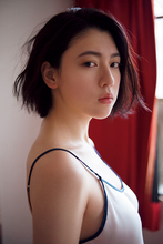 トップモデル＆最注目女優・三吉彩花が男性誌で初水着グラビア！「素を出せるのが楽しい」