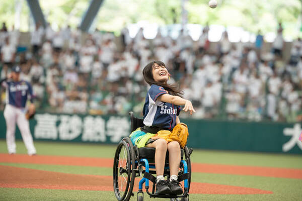 仮面女子 猪狩ともか １年ぶりのリベンジ始球式に 感無量です 18年9月10日 エキサイトニュース