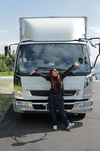 4トントラックの長距離トラガール 松浦千聡 友達に自慢したくてトラック運転手になりました 19年8月12日 エキサイトニュース 2 2 4トントラックの長距離トラガール 松浦千聡 友達に自慢したくてトラック運転手になりました 19年8月12日 エキサイトニュース 2 2