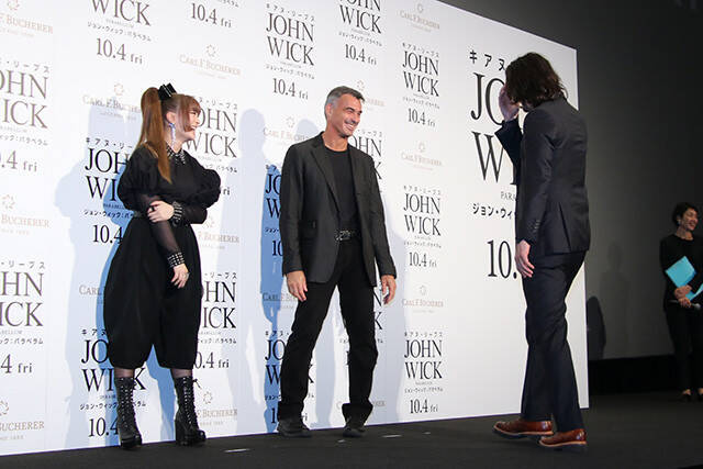 キアヌ・リーブスが『ジョン・ウィック』最新作で来日。きゃりーぱみゅぱみゅに「忍者ドレスが最高だよ」