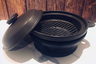 市川紗椰がハマる"進化系燻製"「燻製できるものはなんでもやっちゃえという感覚です」