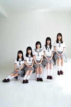 乃木坂４６の未来を作っていく新４期生に選ばれた５人の少女「新４期生は毎回"ズンドコ"に落ちるんですけど励まし合って頑張っています！」