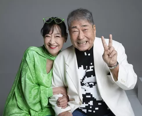 立川談志さんと上岡龍太郎さんの系譜貫く マイク１本 ぜんじろうの群れないお笑い人生 22年9月5日 エキサイトニュース