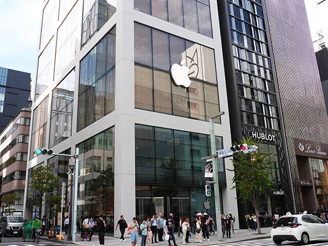 Appleだけじゃない！　スマホメーカーが「直営店」を出す理由