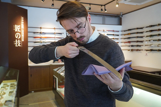 聖地・備前で「伝道師」に！ 　イギリス生まれの"サムライ"が切り拓く日本刀の未来