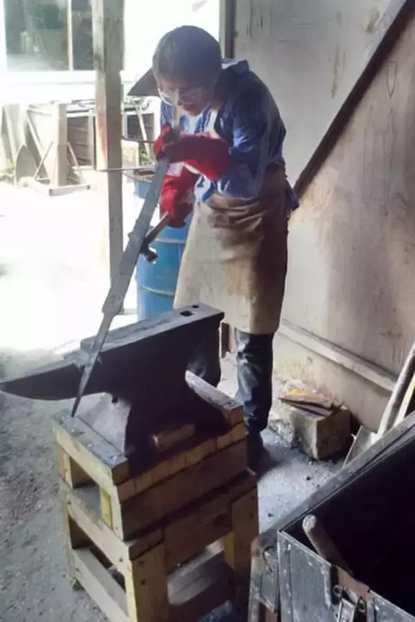 「聖地・備前で「伝道師」に！ 　イギリス生まれの"サムライ"が切り拓く日本刀の未来」の画像