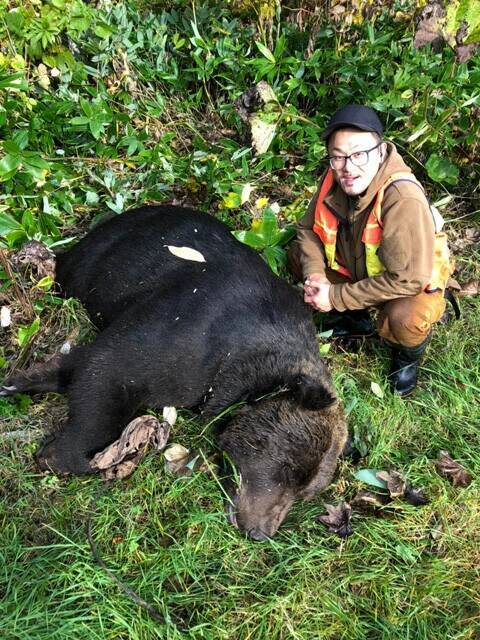【クマ激増時代の最前線】北海道のすご腕プロハンターと歩いて見えた狩猟のリアル。冬眠明けの怪物を追う春の"熊撃ち"に密着！