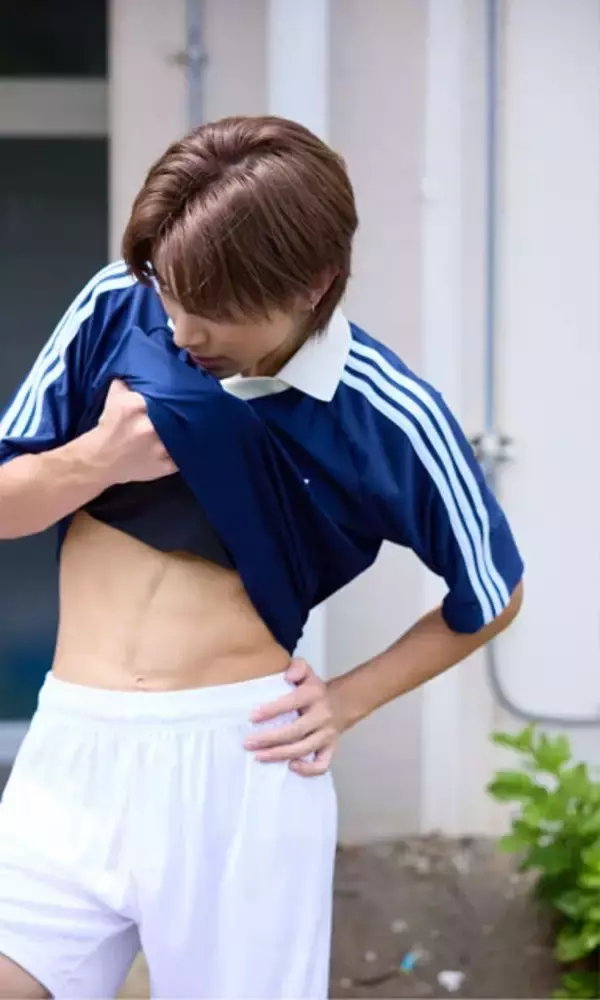 「『今日好き』史上トップクラスのモテ男・内田金吾が初のデジタル写真集を発売！「8月の誕生日を迎える前、"17歳最後の夏"に撮影しました！」」の画像