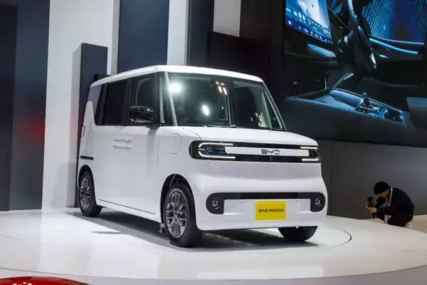 「ニッポン"軽EVバトル"ついに開幕！　注目はスズキビジョンe‐スカイvs中国BYDラッコ。さらに他メーカーも続々......!?」の画像