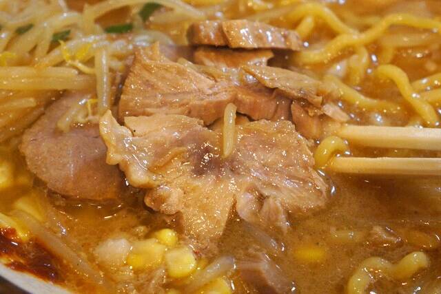 【特味噌ラーメン】人生初のみそラーメンがこんなにうまかったことは、はたして幸福なことか不幸なことか：パリッコ『今週のハマりめし』第244回