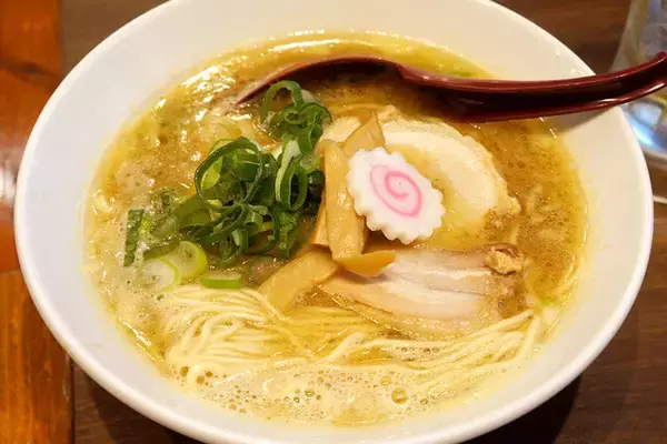 「【極上中華そば】リーズナブルさと釣り合わない驚きの美味しさ！ その秘密はなんと......：パリッコ『今週のハマりめし』第227回」の画像