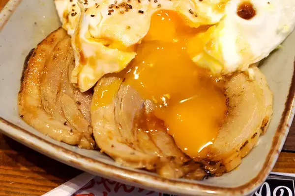 「【極上中華そば】リーズナブルさと釣り合わない驚きの美味しさ！ その秘密はなんと......：パリッコ『今週のハマりめし』第227回」の画像