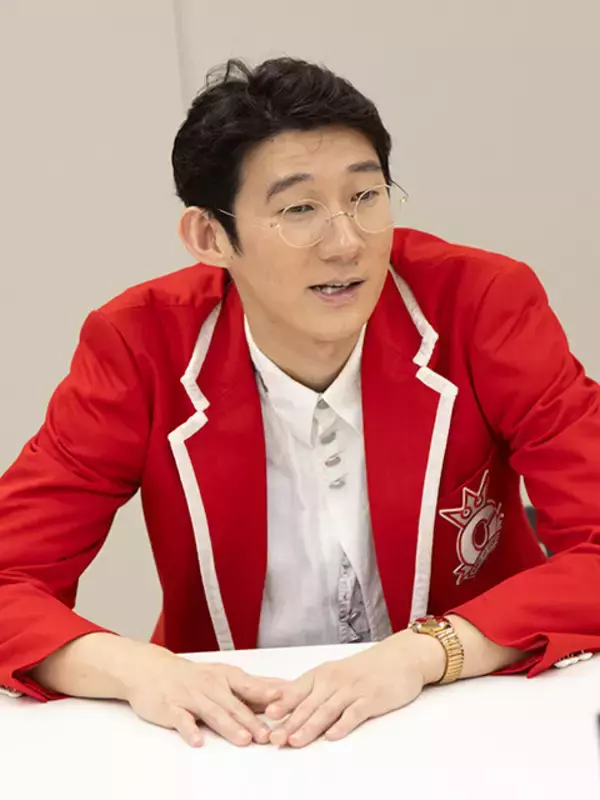 「4度目の決勝進出で悲願達成！ 『キングオブコント』新王者「ロングコートダディ」インタビュー」の画像