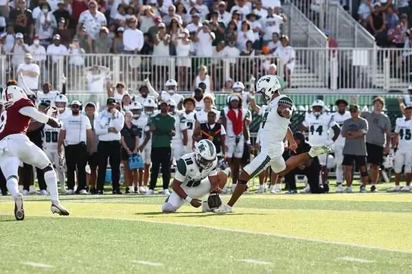 「受験に2度失敗した20歳が「YouTubeでキックを独学」してNFLに一番近い日本人になるまで。ハワイ大キッカー・松澤寛政の規格外キャリア【前編】」の画像