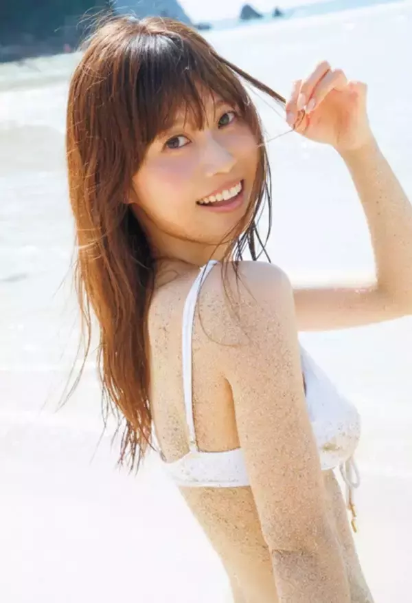 ABEMA専属アナウンサー・西澤由夏が満を持して初水着に挑戦した待望のファースト写真集！「自分の中で何か新しいことにチャレンジしたいと思っていたタイミングでした」