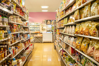 GW明け以降に定番商品が消えていく!?　流通の現場がマジで恐れる「包むもの不足」のⅩデー