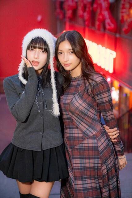 「グラジャパ！アワード2025」でカムバック賞を受賞した、エリマリ姉妹が語る初グラビアの記憶「グラビアが私たちの良さを一番に引き出してくれる仕事なんだなって、若いながらに思いました（笑）」