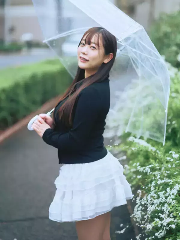 「【独占カット公開】週プレのオーディション企画でデビューした立命館卒のIカップグラドル・佐野なぎさがファースト写真集を発売！「地元の飲み屋で『和泉の星や！』と言われました（笑）」」の画像