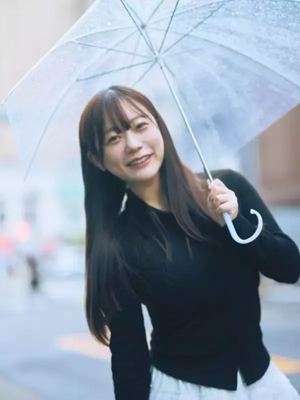 「【独占カット公開】週プレのオーディション企画でデビューした立命館卒のIカップグラドル・佐野なぎさがファースト写真集を発売！「地元の飲み屋で『和泉の星や！』と言われました（笑）」」の画像