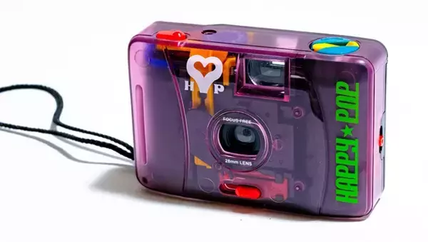 「ブラックやシルバーだけじゃない！　平成のスケルトンカメラ【山下メロの平成レトロ遺産：090】」の画像