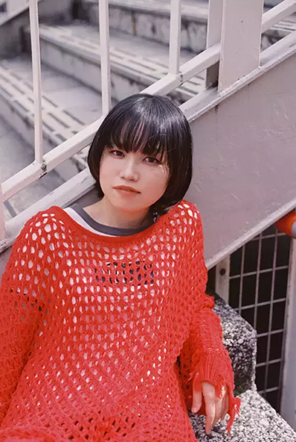 「世界中から注目を集める4ピースバンド、ハク。彼女たちの音楽はなぜ懐かしくも新しいのか」の画像