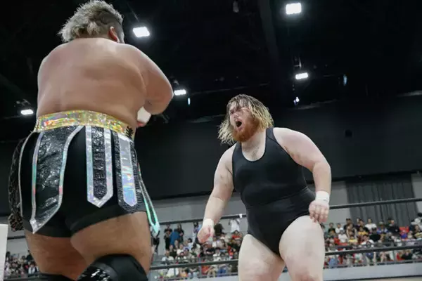 「全席無料なのに売り上げは過去最高の1.8億円！　海外からも注目される団体の裏側に密着！　業界の異端児「九州プロレス」が熱すぎる!!」の画像